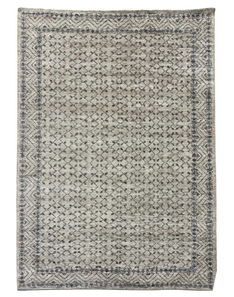 Elegant beige wool carpet with a transitional diamond lattice pattern, enhancing any room's aesthetic